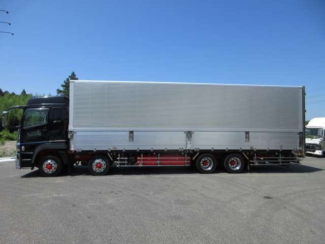 Mitsubishi Fuso Super Great 5