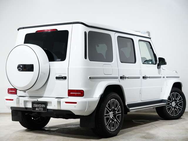 Mercedes-Benz G-Class 2