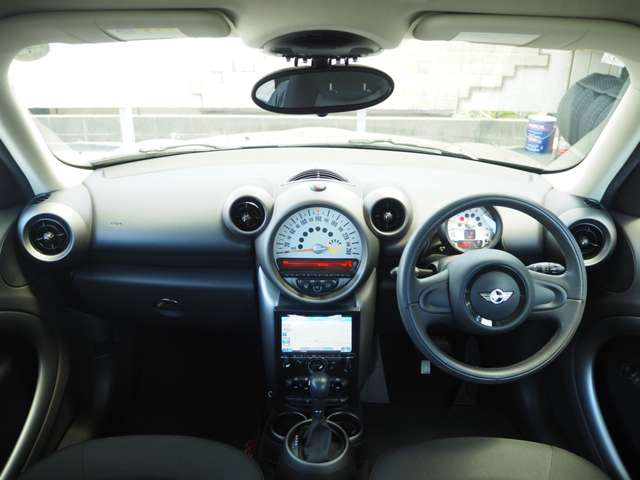 MINI Crossover 11