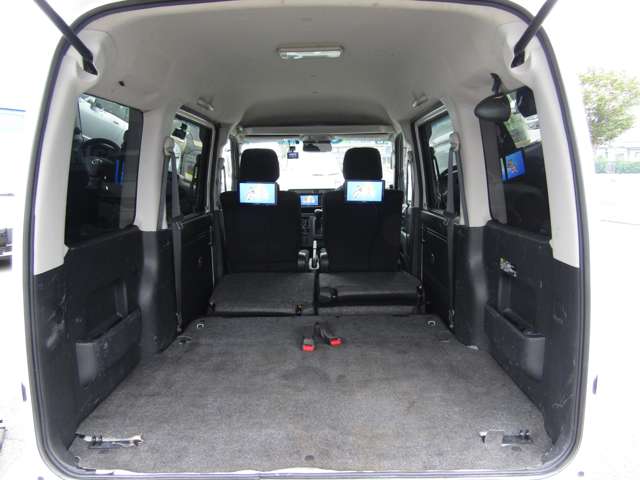 Toyota Pixis Van 10