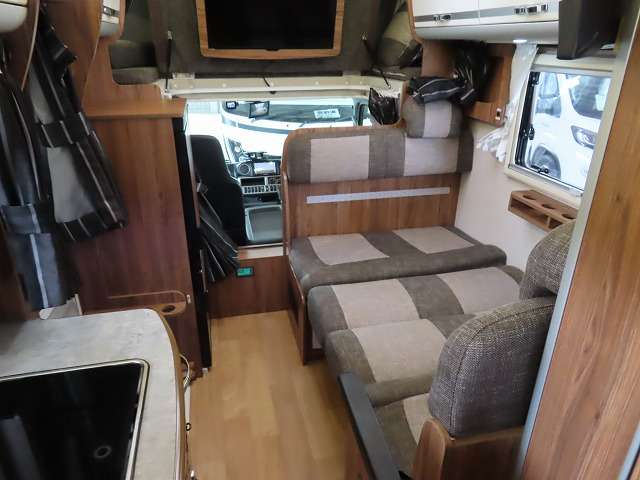 Toyota Camroad 5