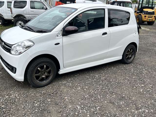 Daihatsu Mira 7