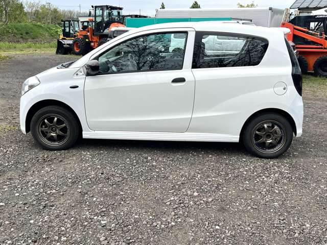 Daihatsu Mira 8