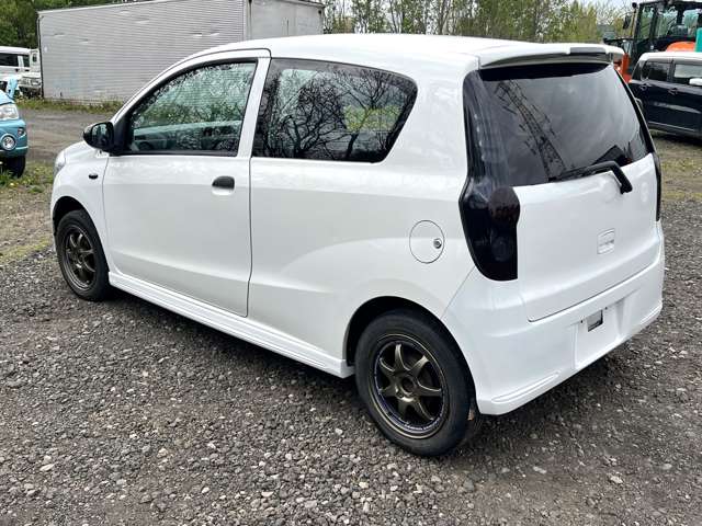 Daihatsu Mira 9