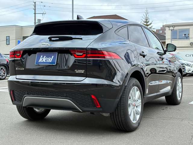 Jaguar E-Pace 8