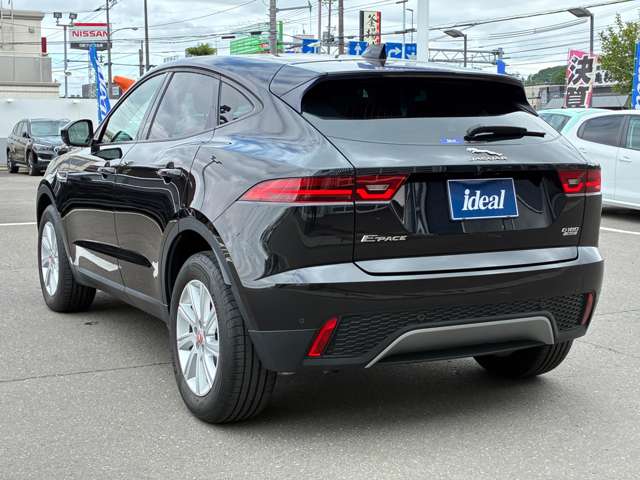 Jaguar E-Pace 10