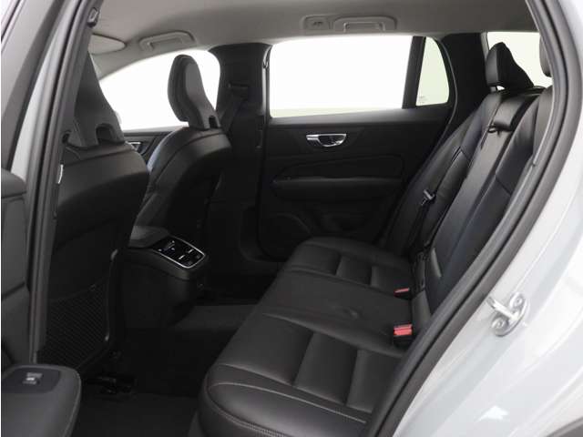 Volvo V60 Cross Country 12