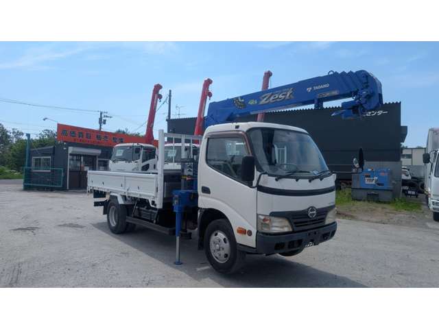Hino Dutro 3