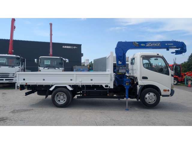 Hino Dutro 4