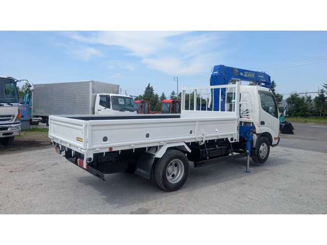 Hino Dutro 5