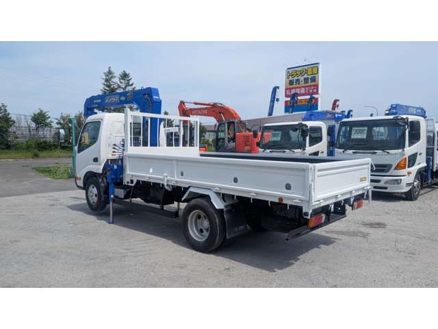 Hino Dutro 7