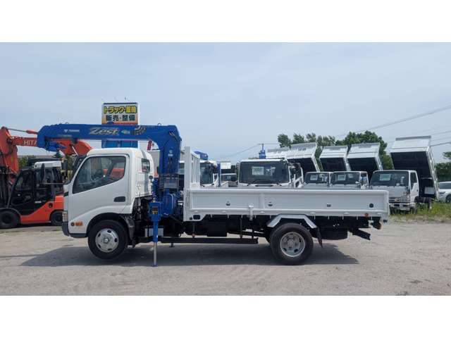 Hino Dutro 8