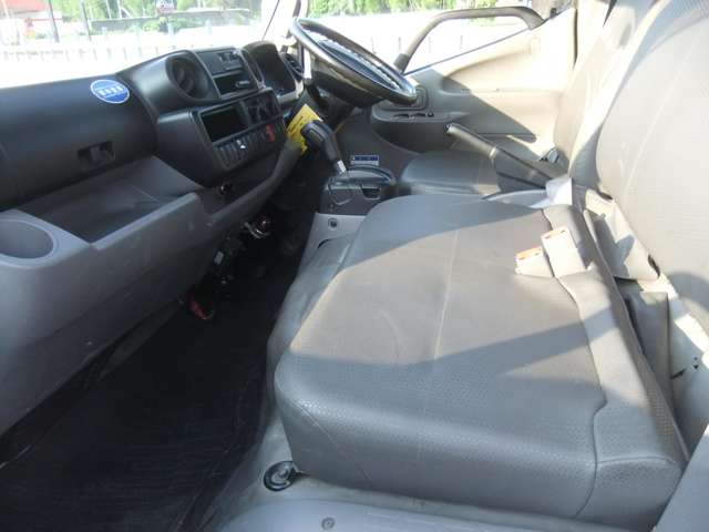 Hino Dutro 12