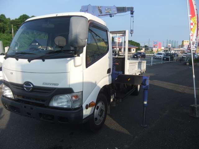 Hino Dutro 3