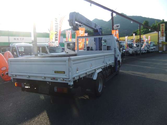 Hino Dutro 4