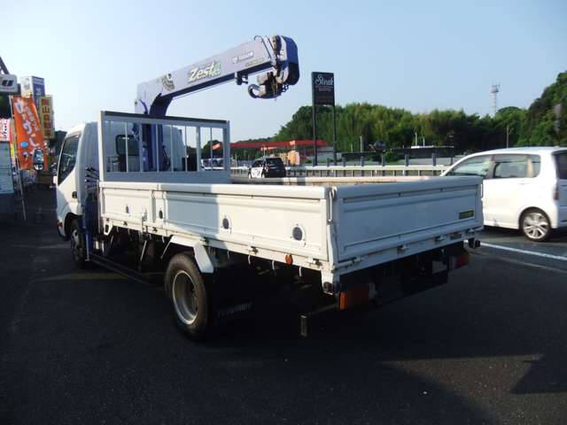 Hino Dutro 5