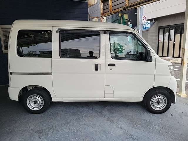 Daihatsu Hijet Cargo 7