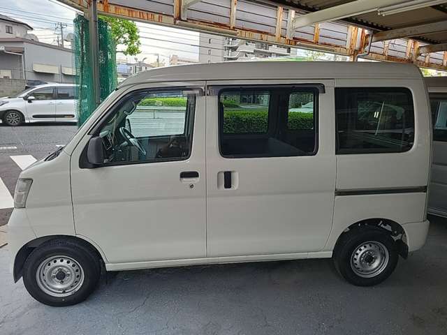 Daihatsu Hijet Cargo 8