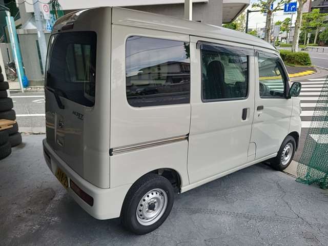 Daihatsu Hijet Cargo 9