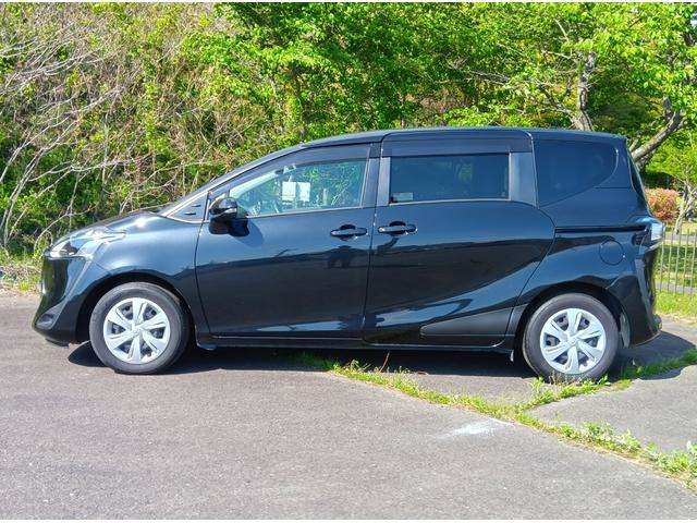 Toyota Sienta 8