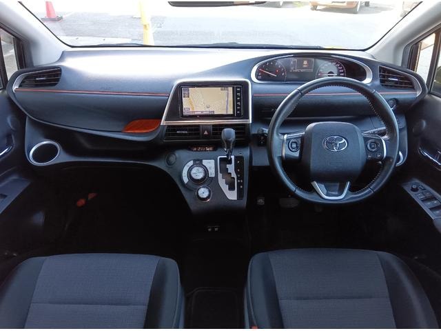 Toyota Sienta 10