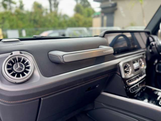 Mercedes-Benz G-Class 9