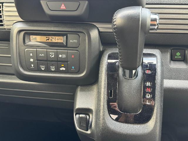 Honda N-VAN 9