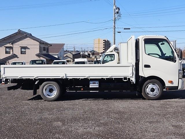 Hino Dutro 8