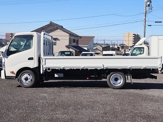 Hino Dutro 9