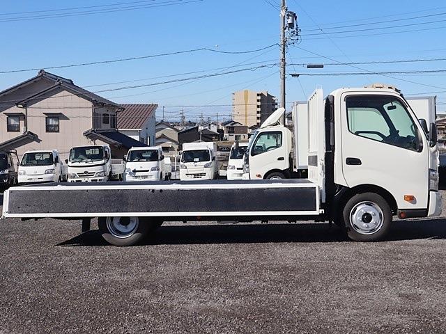 Hino Dutro 10