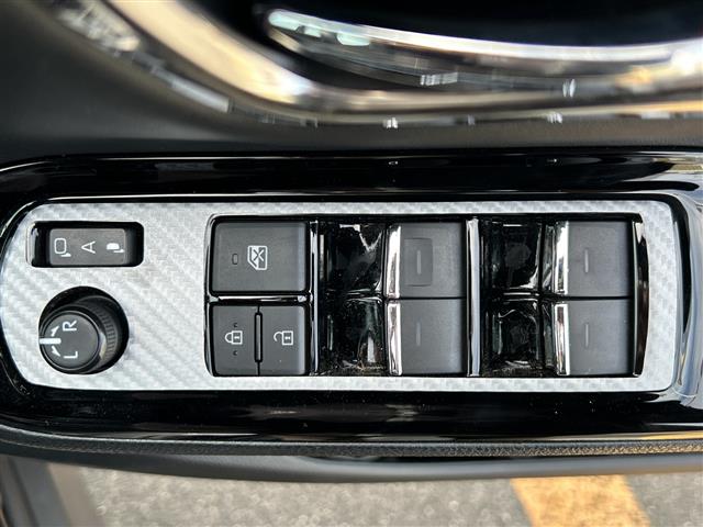 Toyota Noah 11