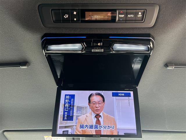Toyota Noah 3