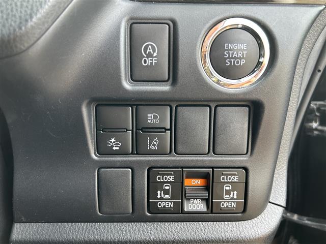 Toyota Noah 10