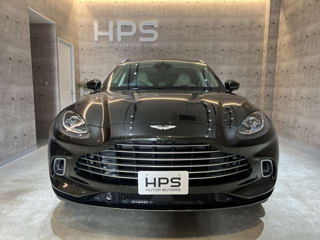 Aston Martin DBX 7