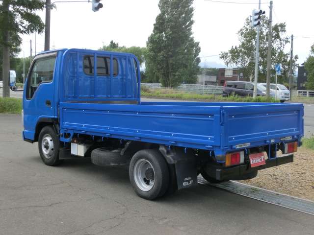 Isuzu Elf 4