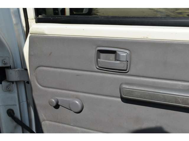 Isuzu Elf 12