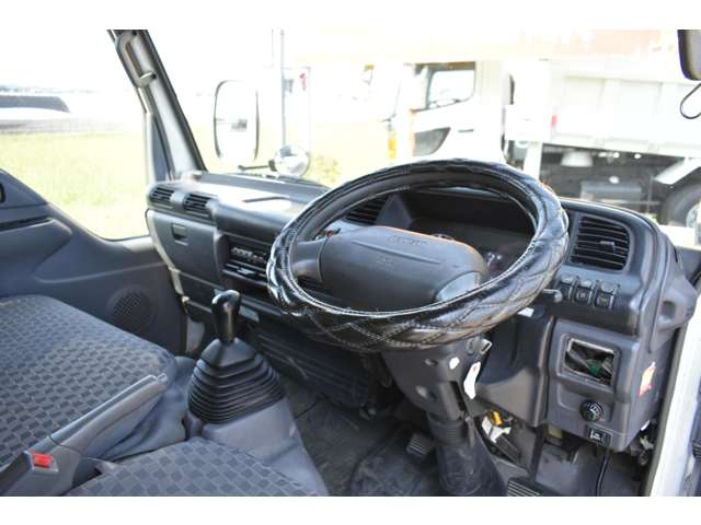 Isuzu Elf 4